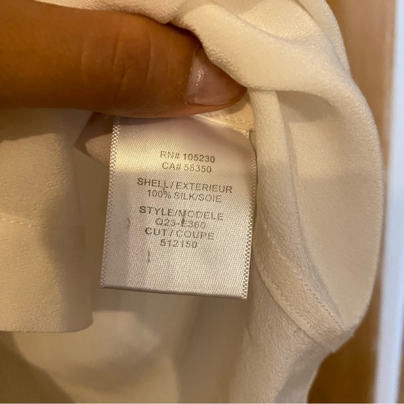 Equipment cream color 100% silk sleeveless blouse NWOT - Picture 3 of 4